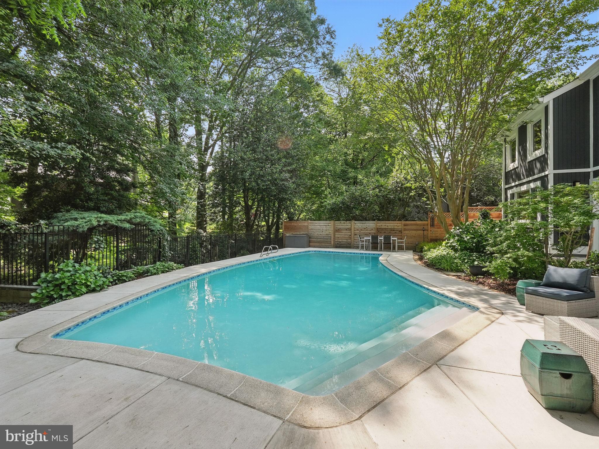 FOX MILL WOODS - Residential