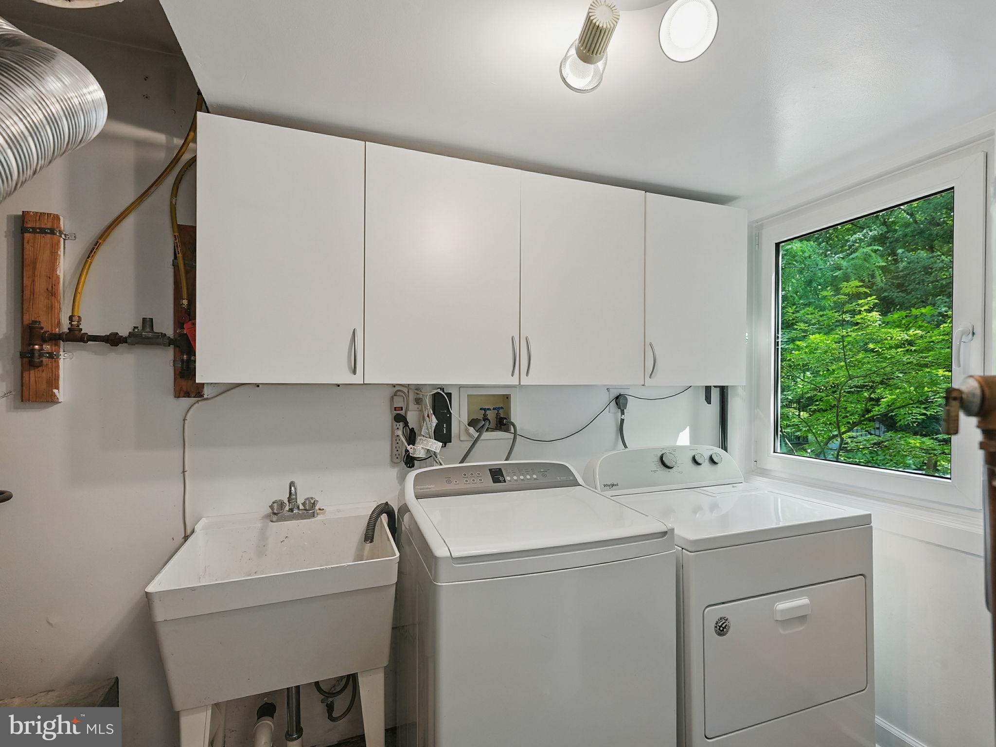 FOX MILL WOODS - Residential