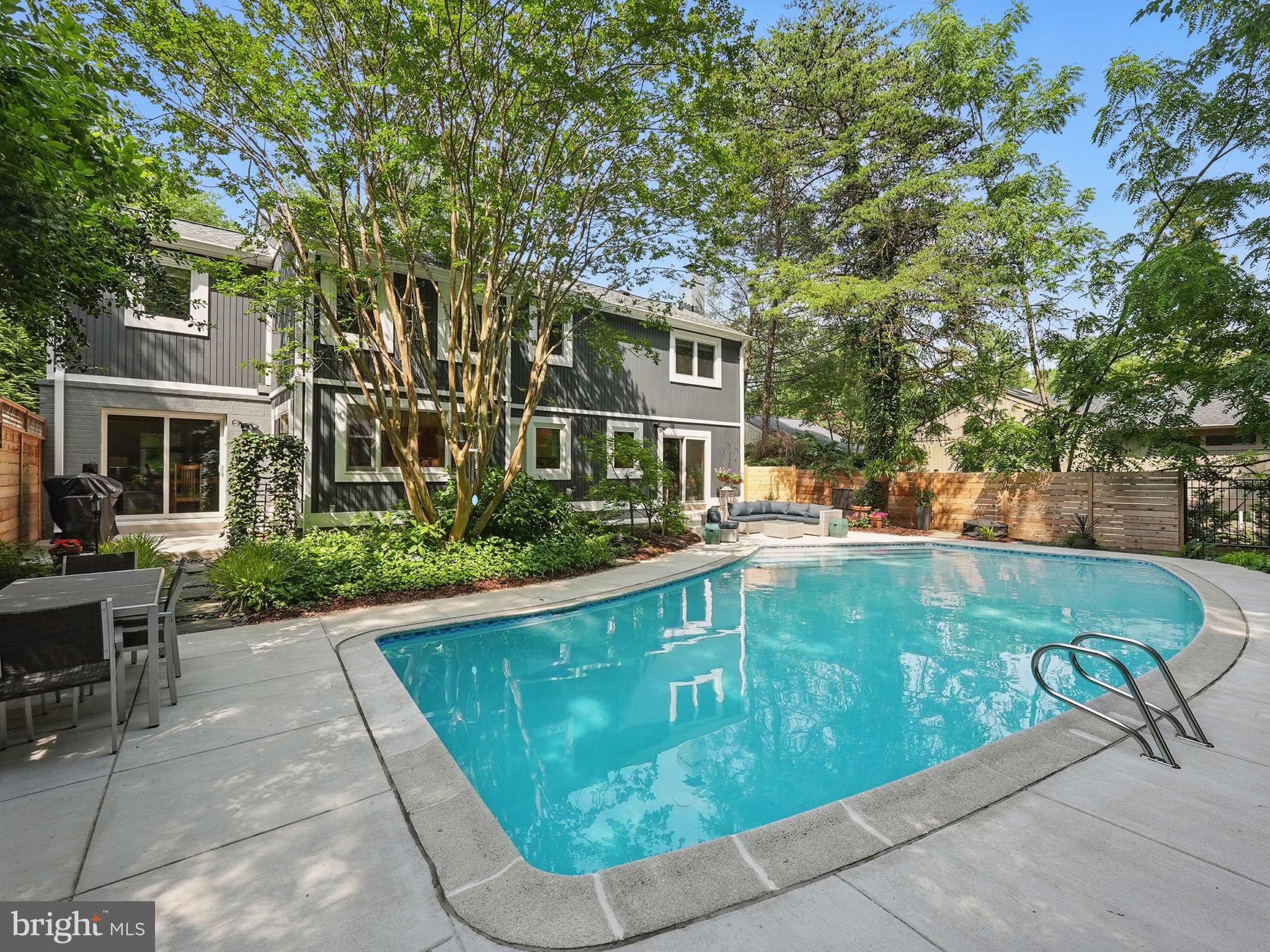 FOX MILL WOODS - Residential