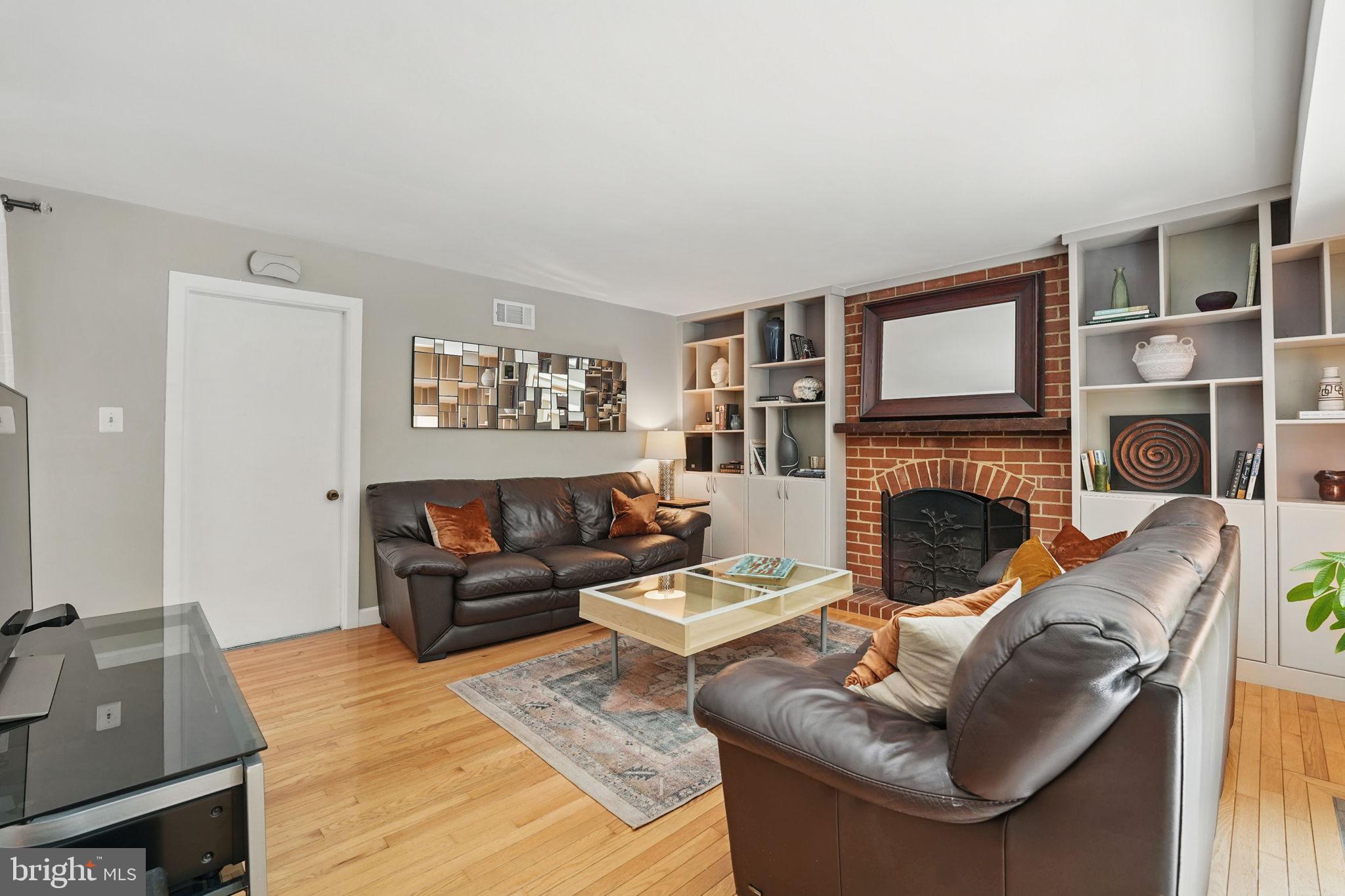 FOX MILL WOODS - Residential