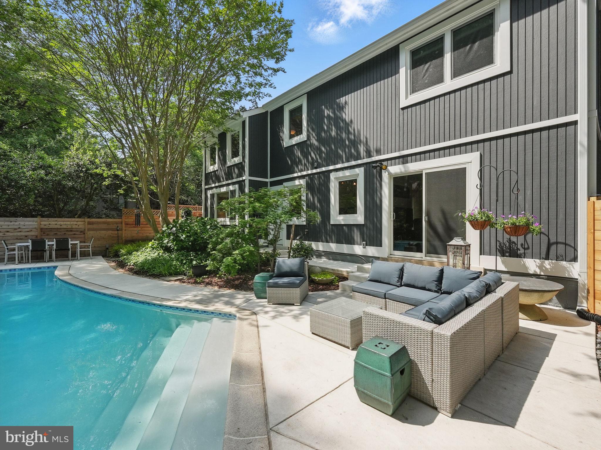 FOX MILL WOODS - Residential