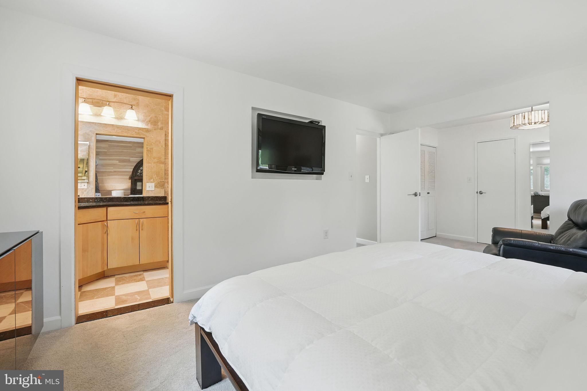 FOX MILL WOODS - Residential