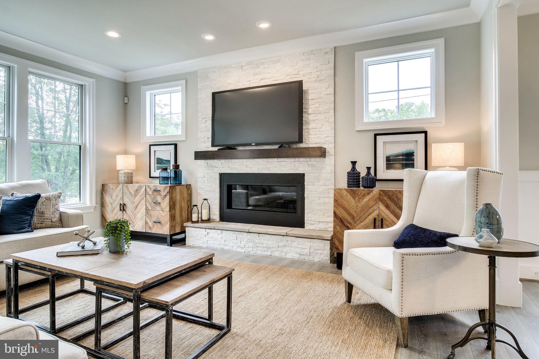 CHURCHILL - Residential