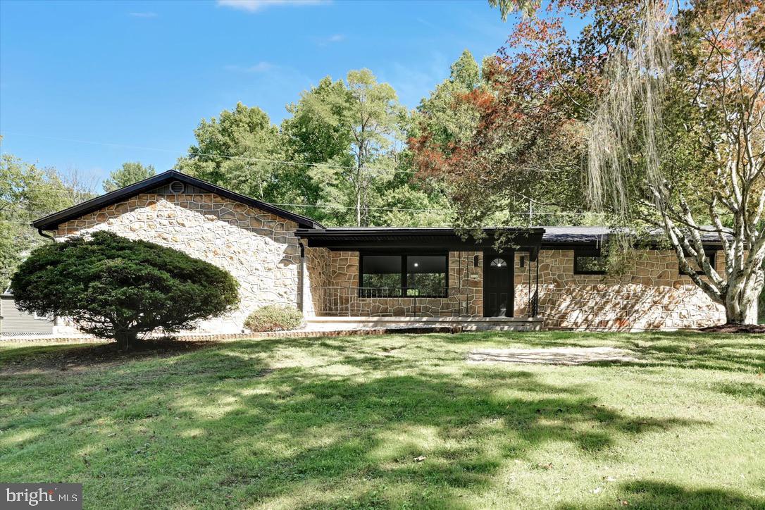 11 LOCUST LANE