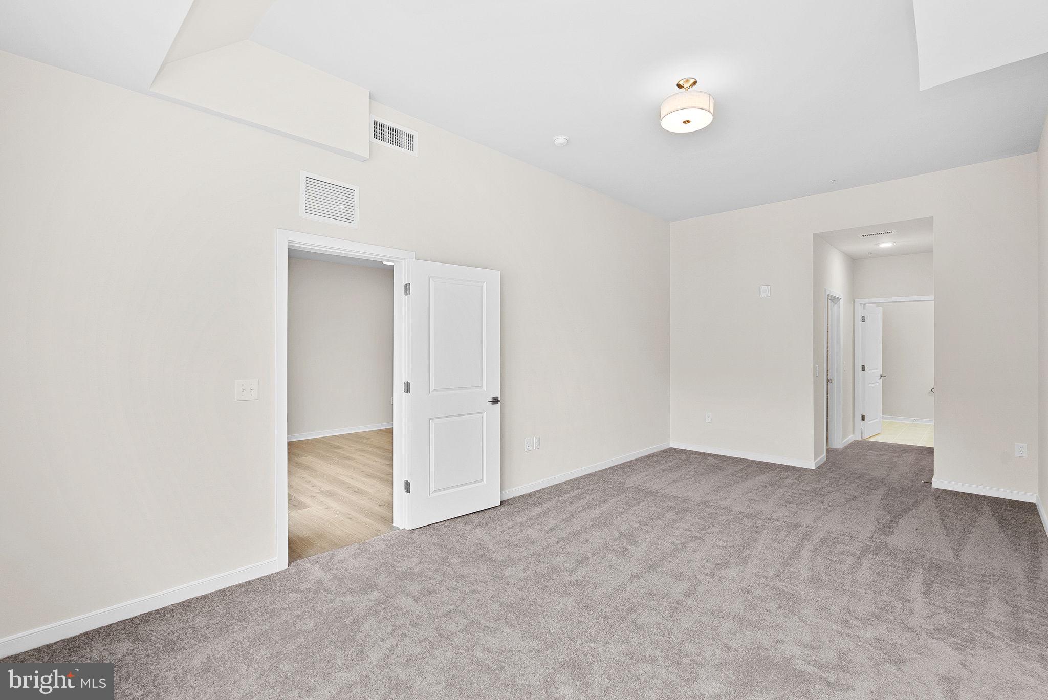 POTOMAC STATION MARKETPLACE - Residential