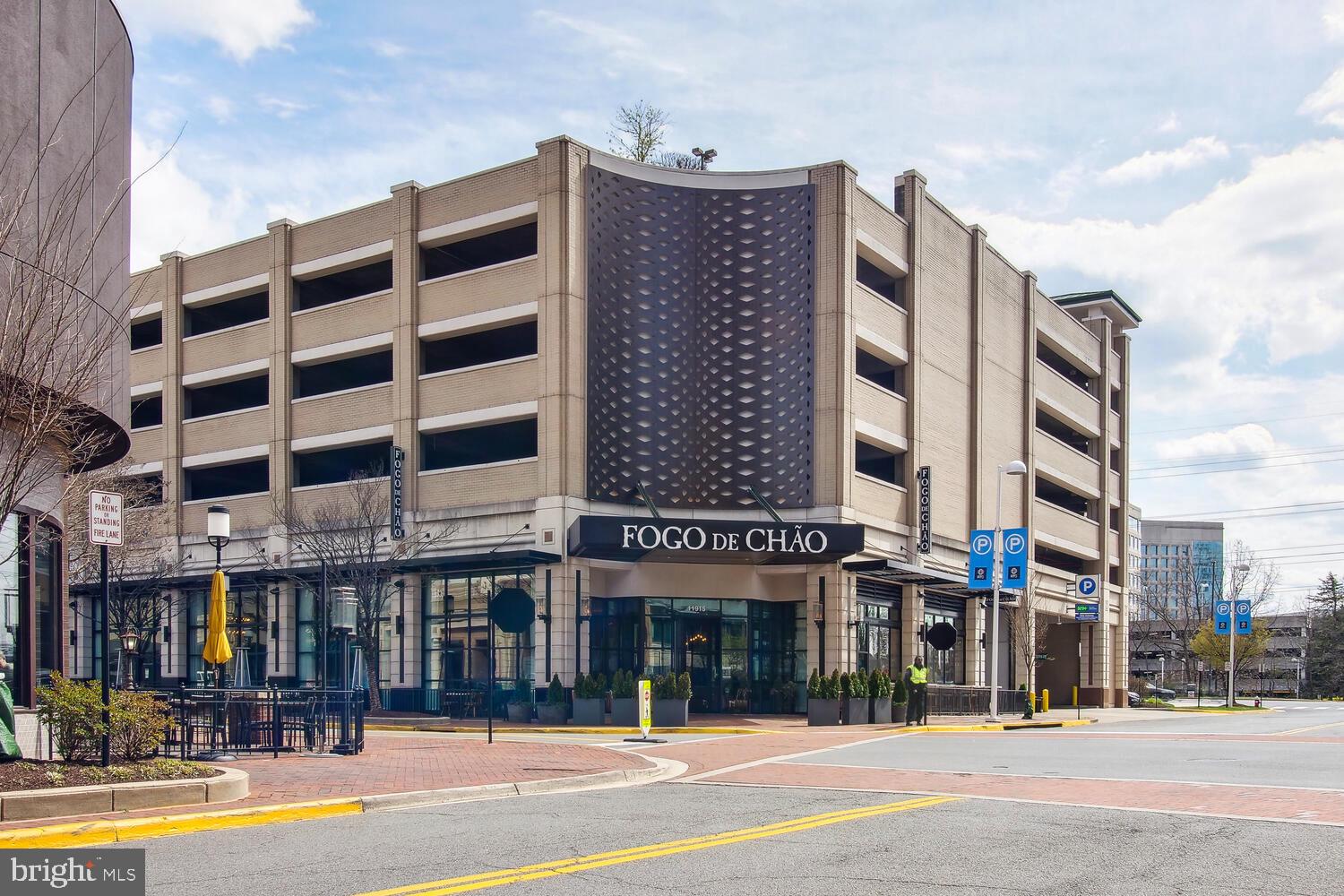 SAVOY AT RESTON TOWN CENTER - Residential