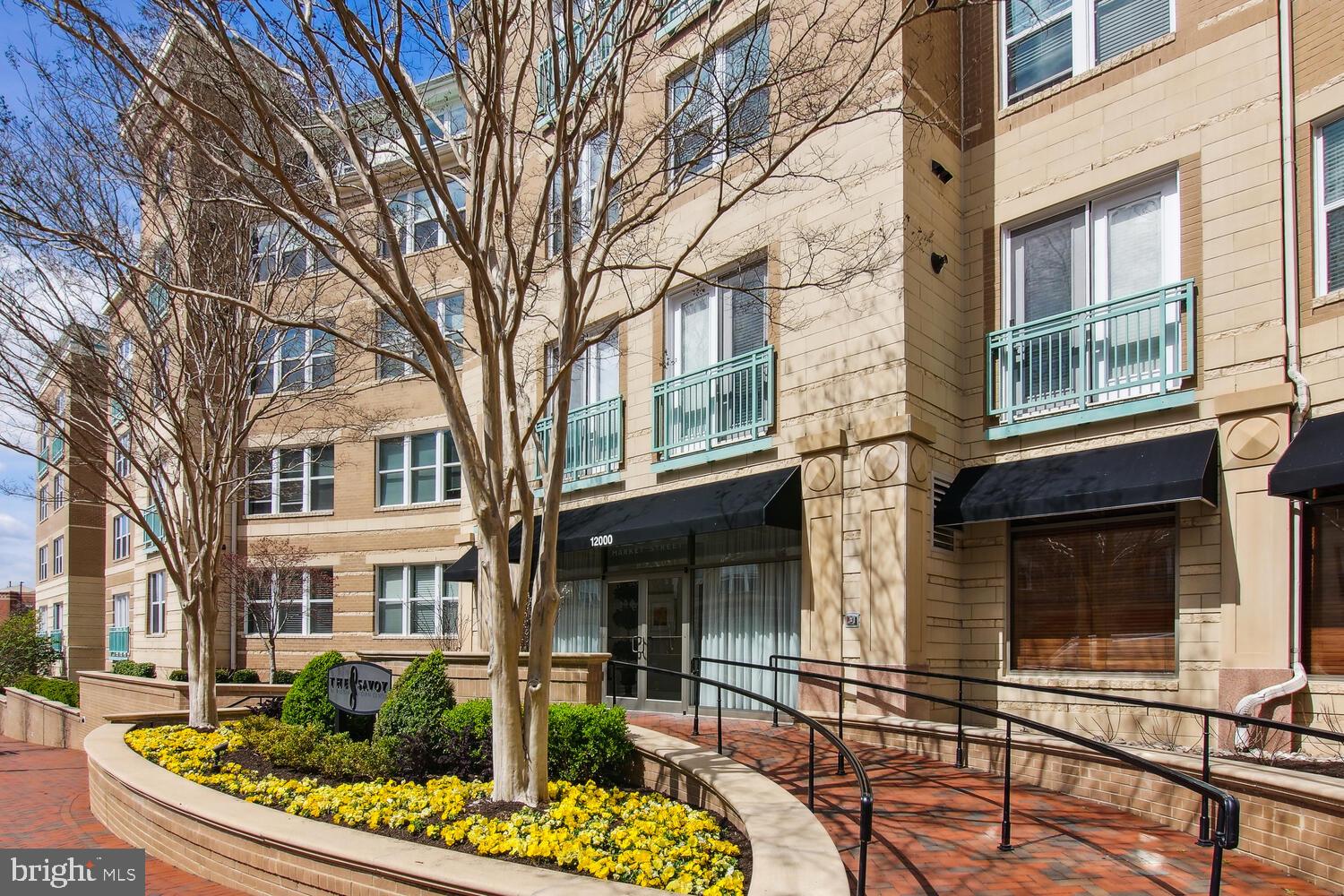 SAVOY AT RESTON TOWN CENTER - Residential
