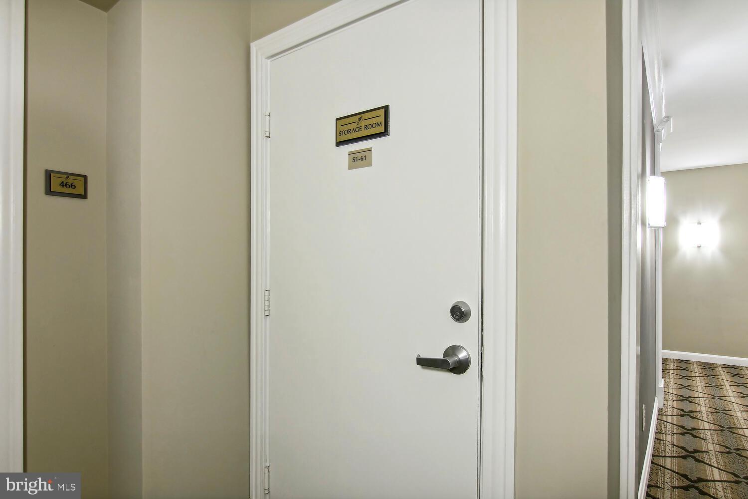 SAVOY AT RESTON TOWN CENTER - Residential