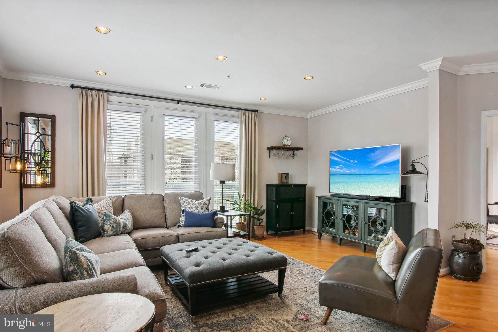 SAVOY AT RESTON TOWN CENTER - Residential