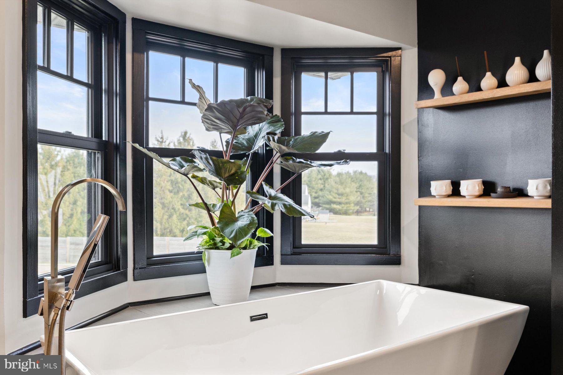 CANAL WALK - Residential