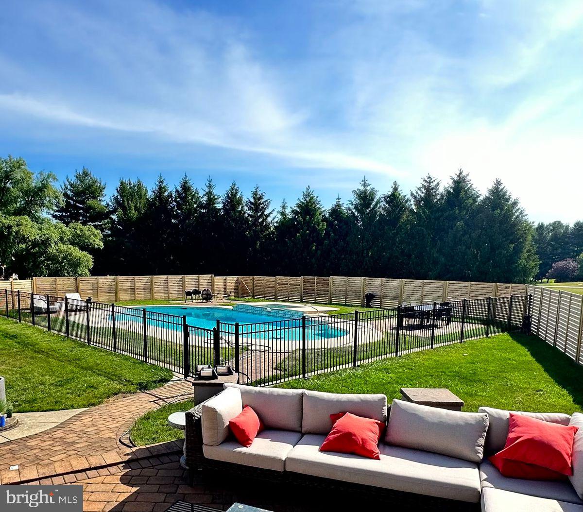 CANAL WALK - Residential