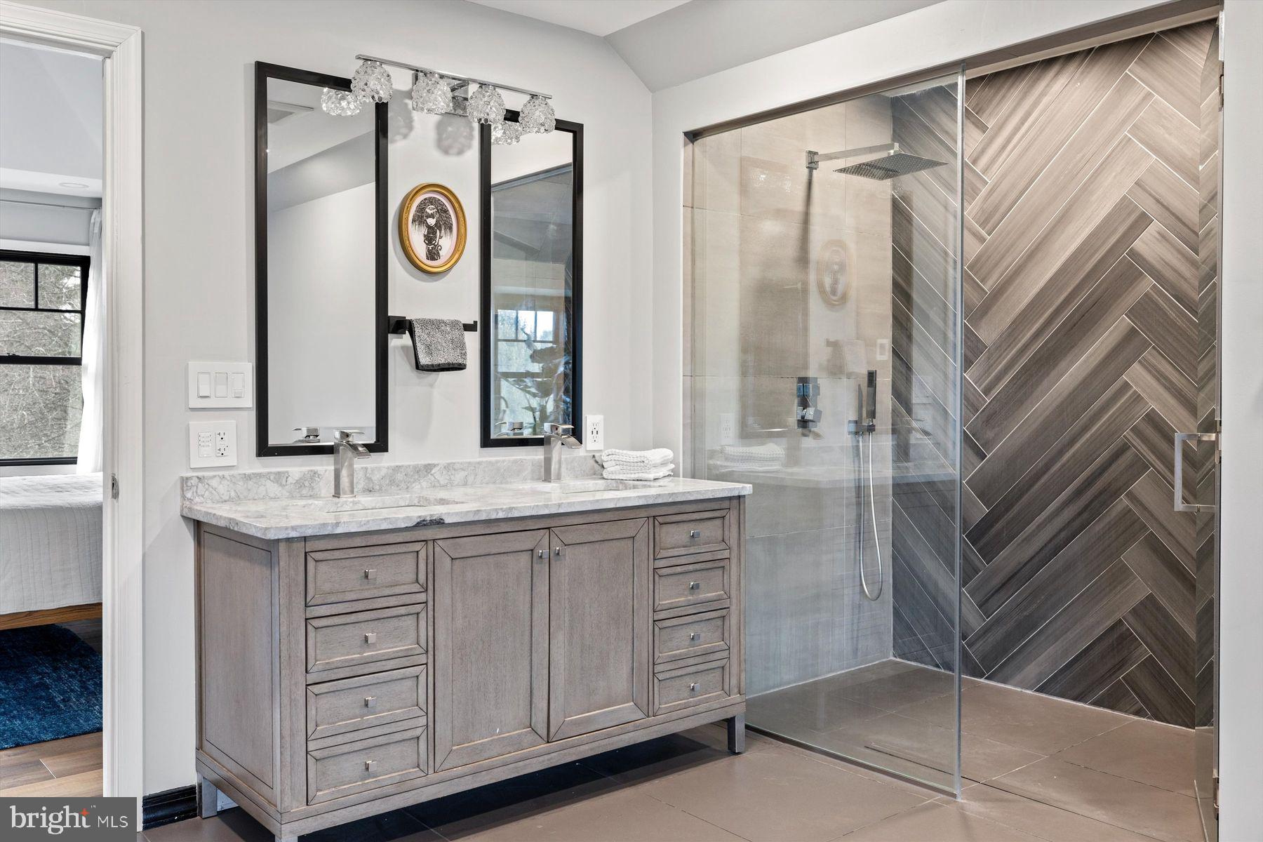 CANAL WALK - Residential