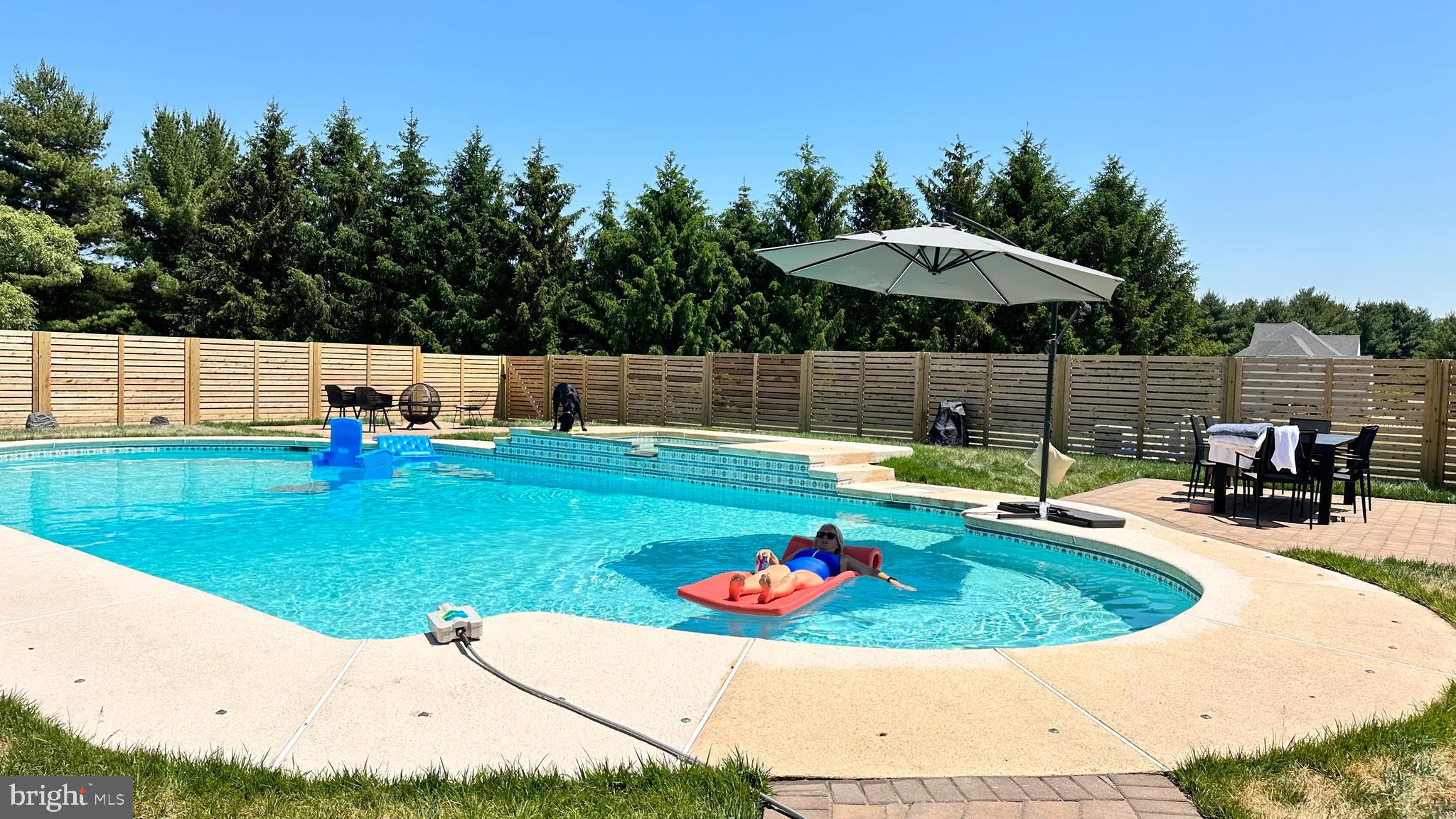 CANAL WALK - Residential