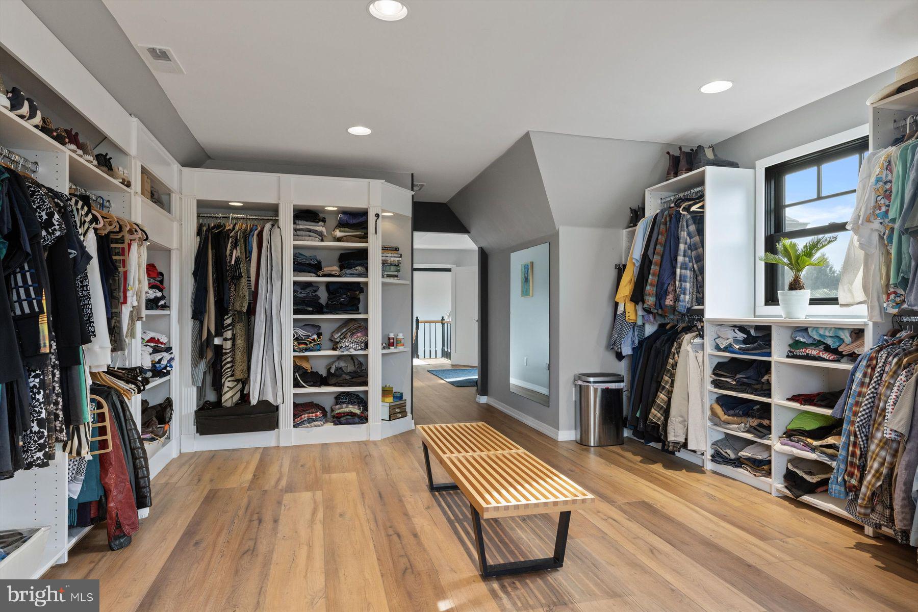 CANAL WALK - Residential