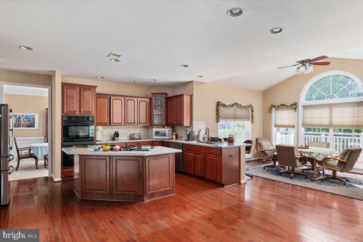 RED BUD RUN - Residential
