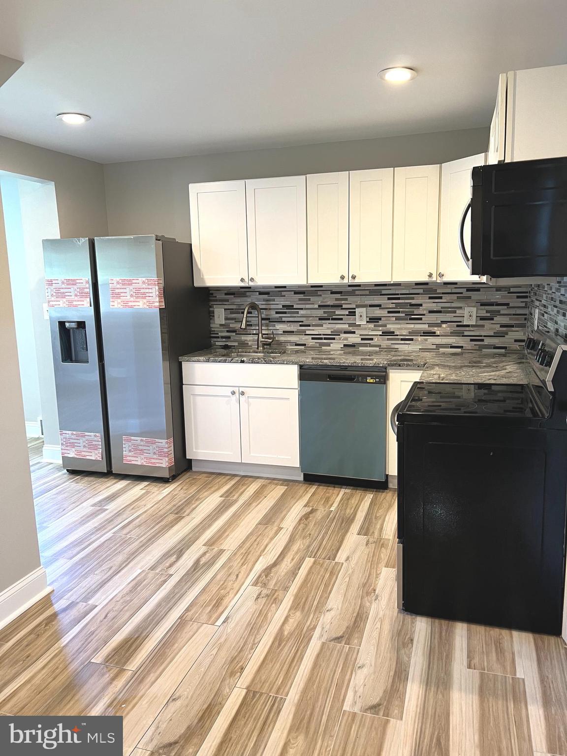 WOODMOOR - Residential Lease