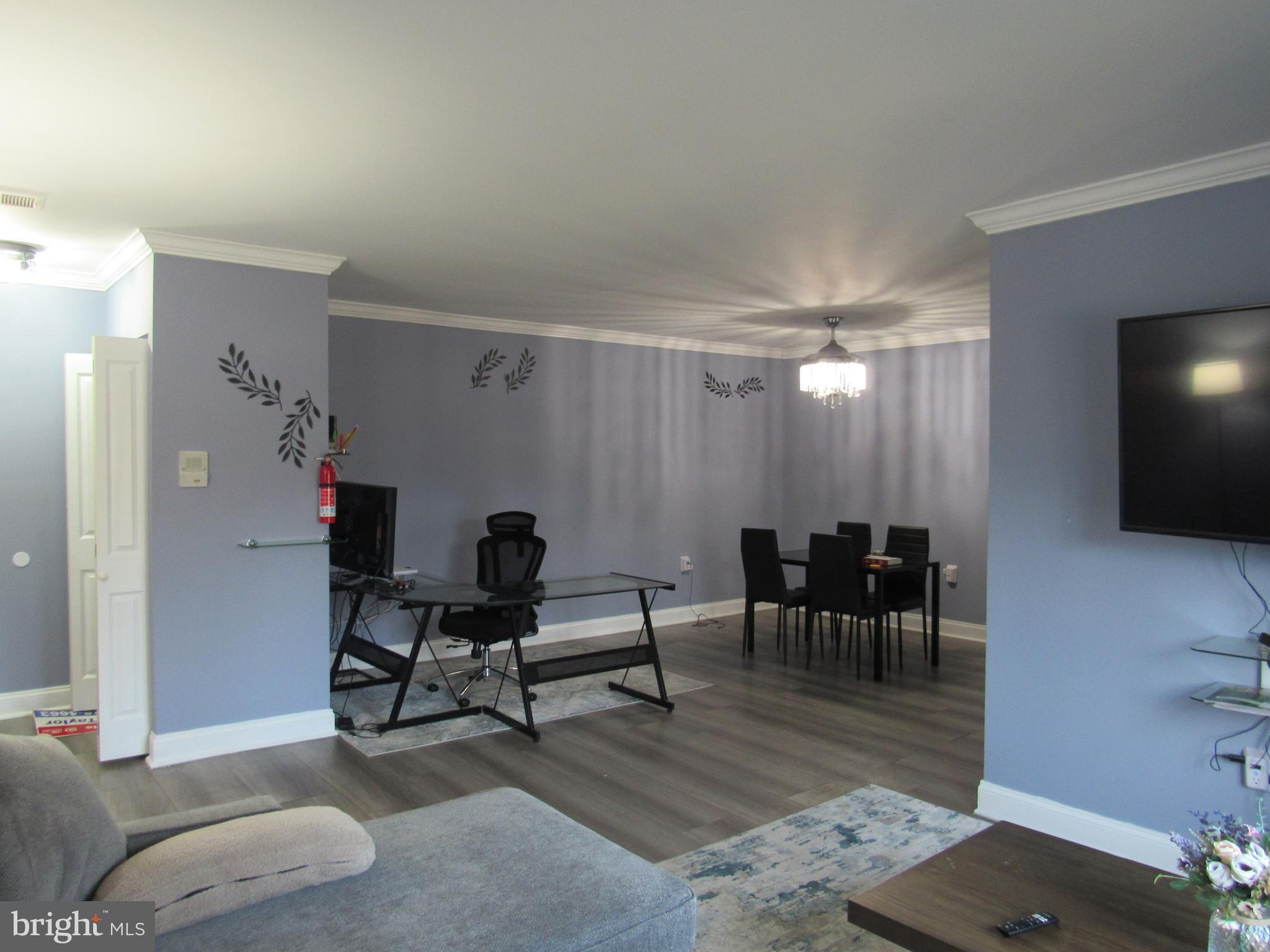 3924 ROLLING ROAD B-6