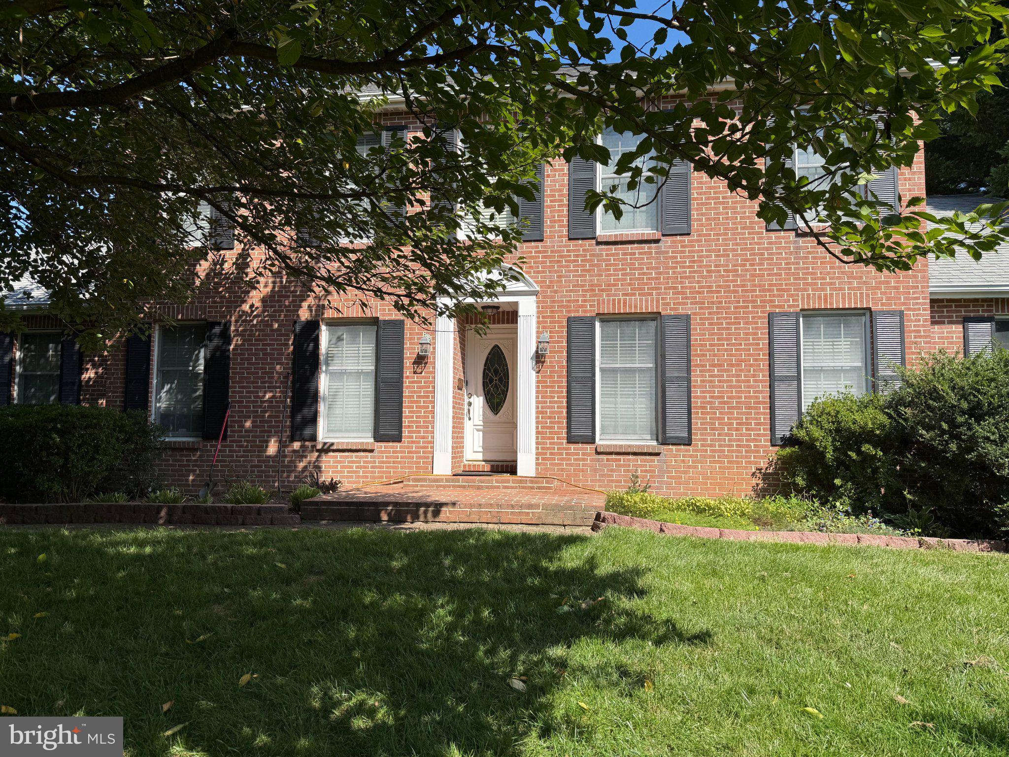 1672 THRASHER DRIVE