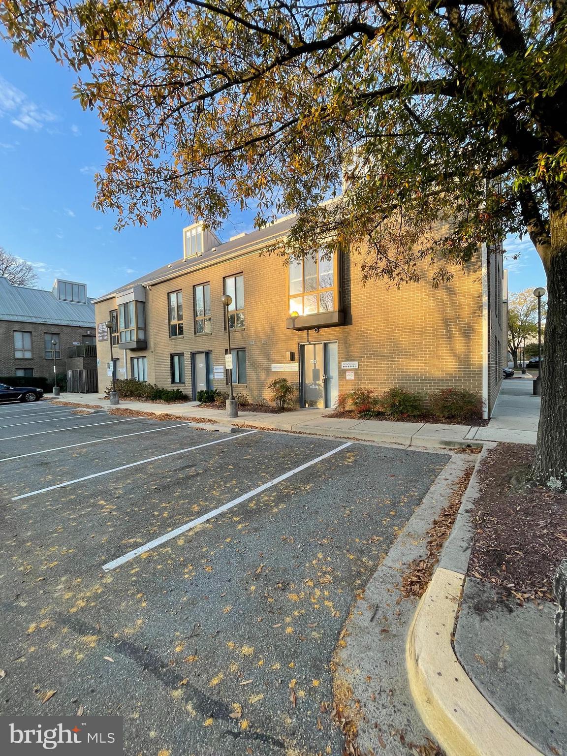 6175 EXECUTIVE BOULEVARD