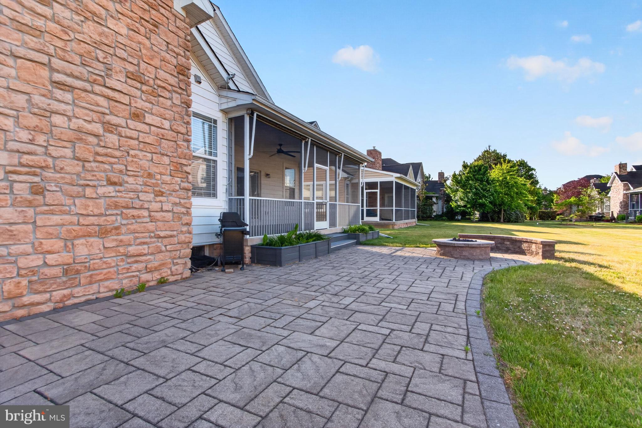 VILLAGES OF FIVE POINTS-WEST - Residential