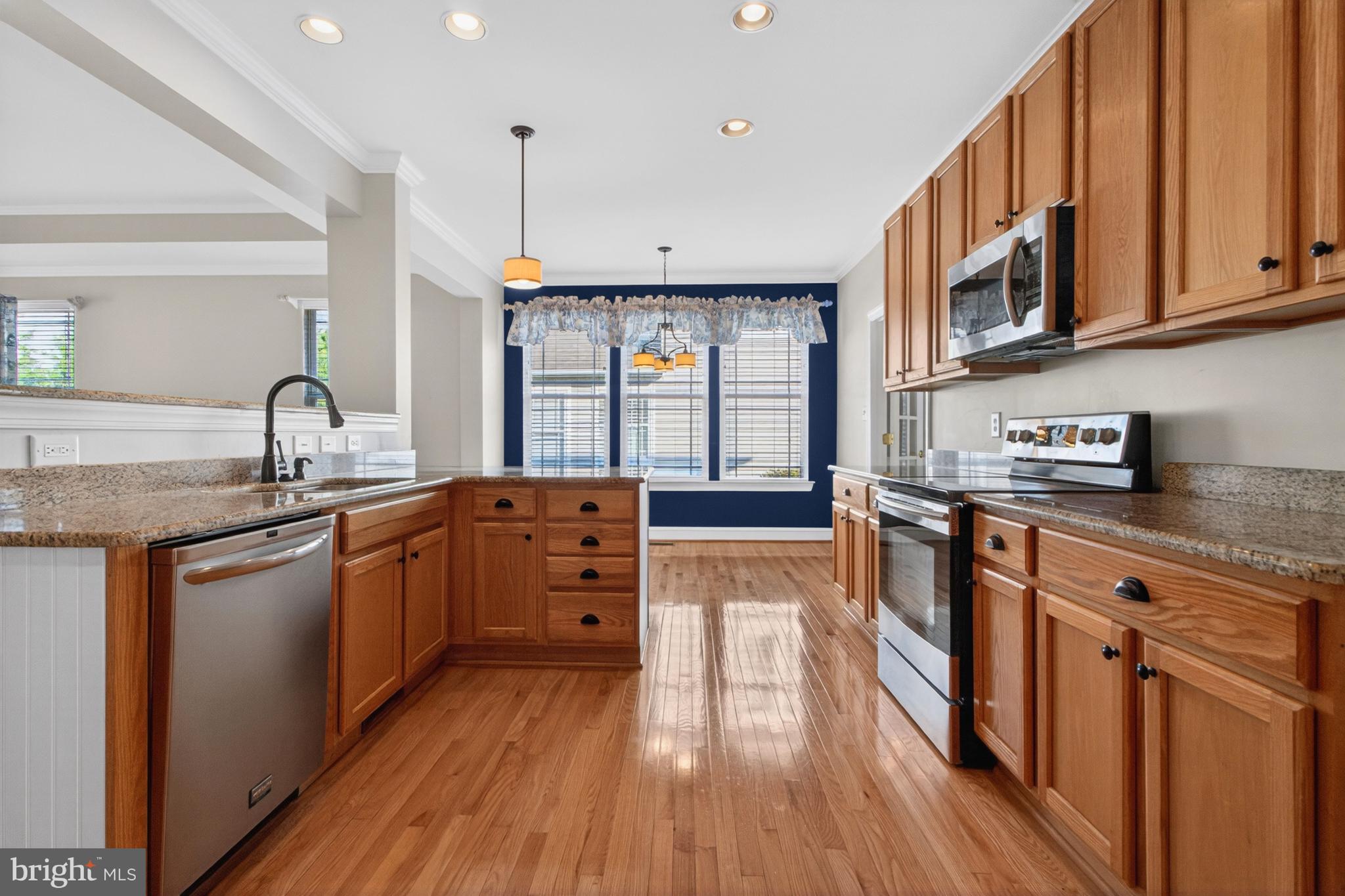 VILLAGES OF FIVE POINTS-WEST - Residential