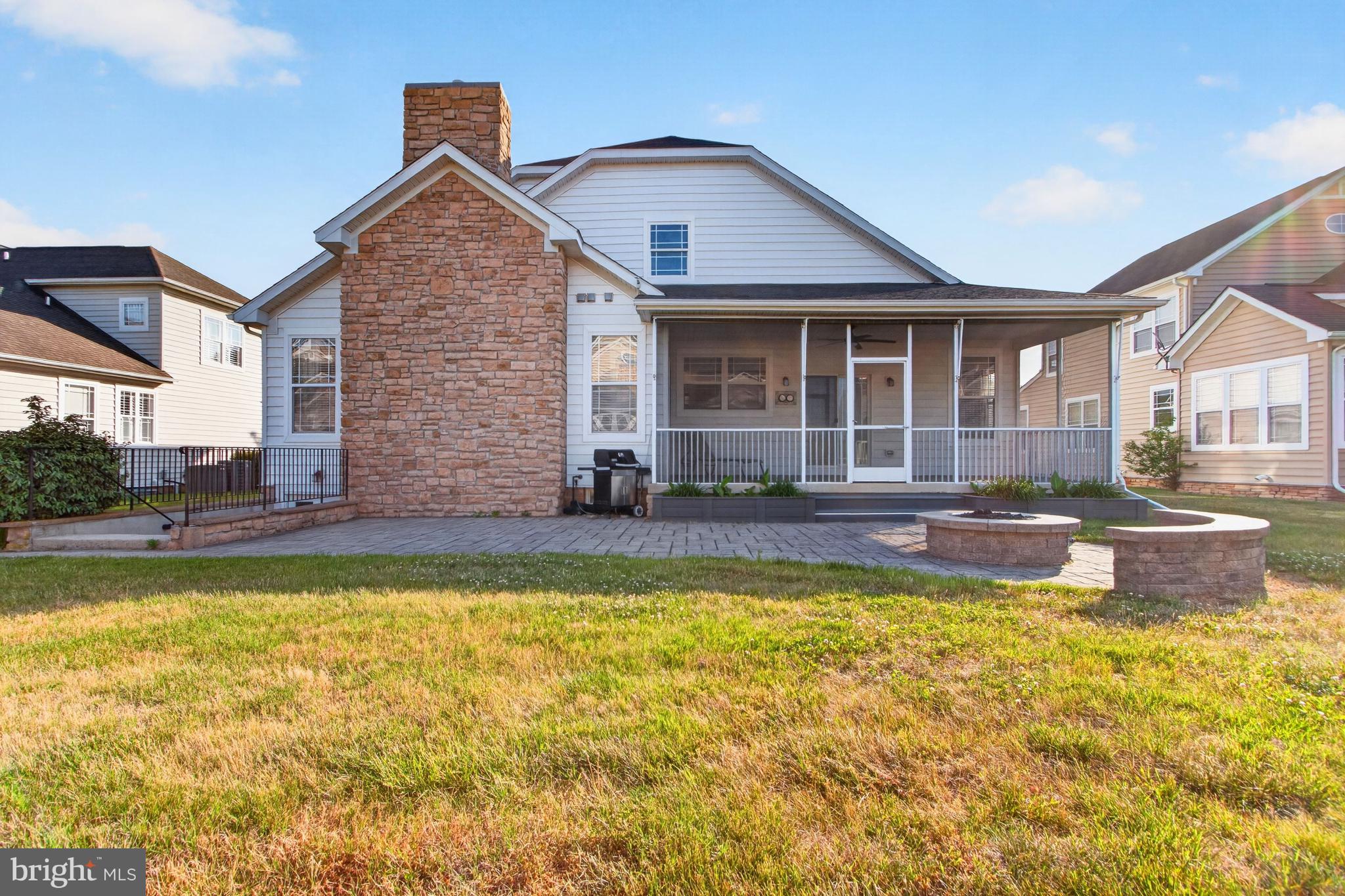 VILLAGES OF FIVE POINTS-WEST - Residential