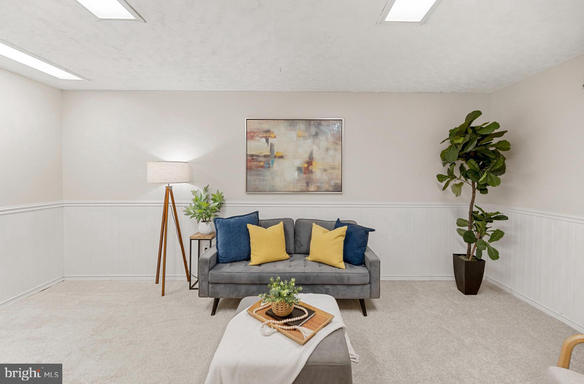 RAINBOW GLEN - Residential