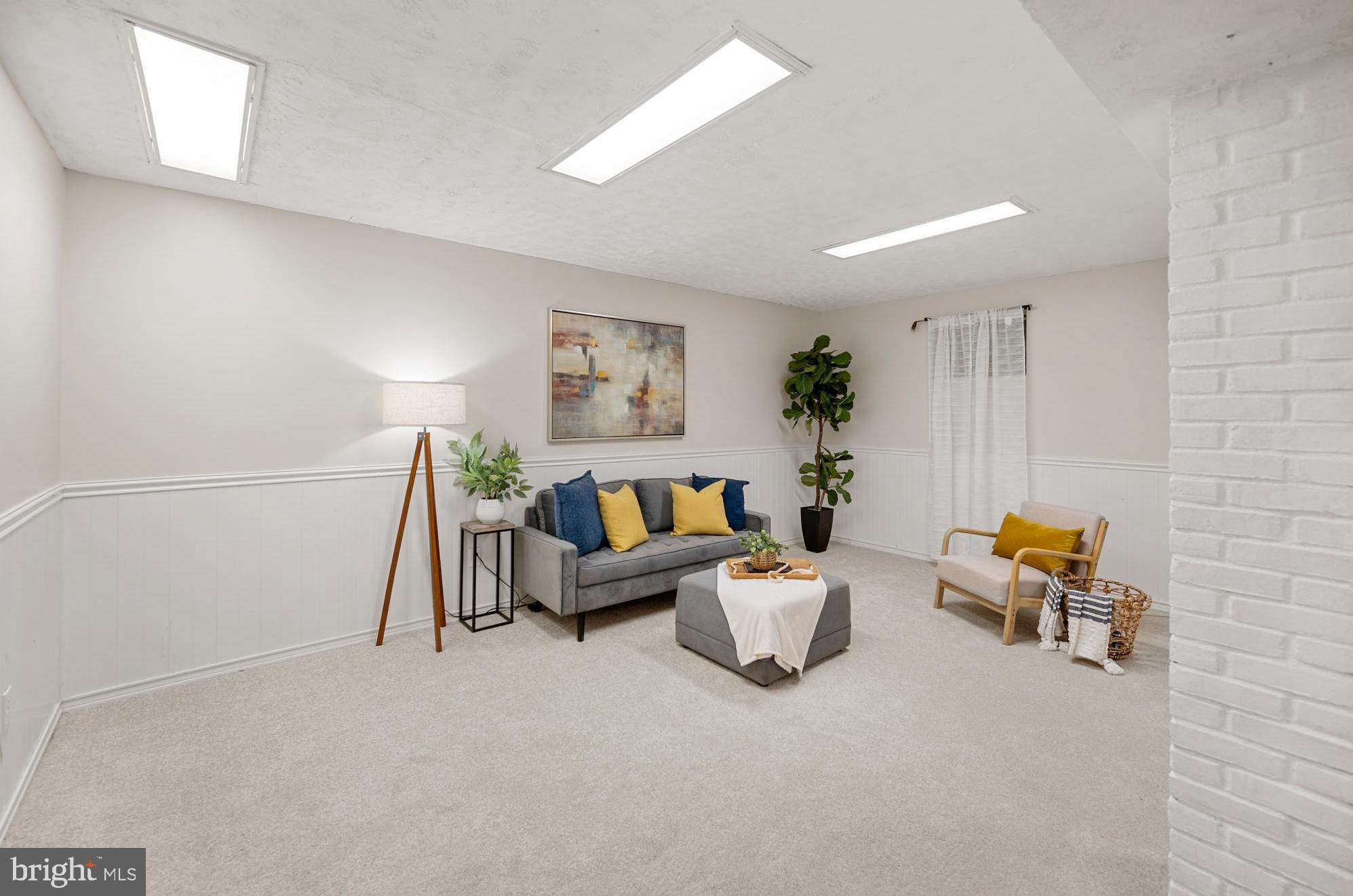 RAINBOW GLEN - Residential