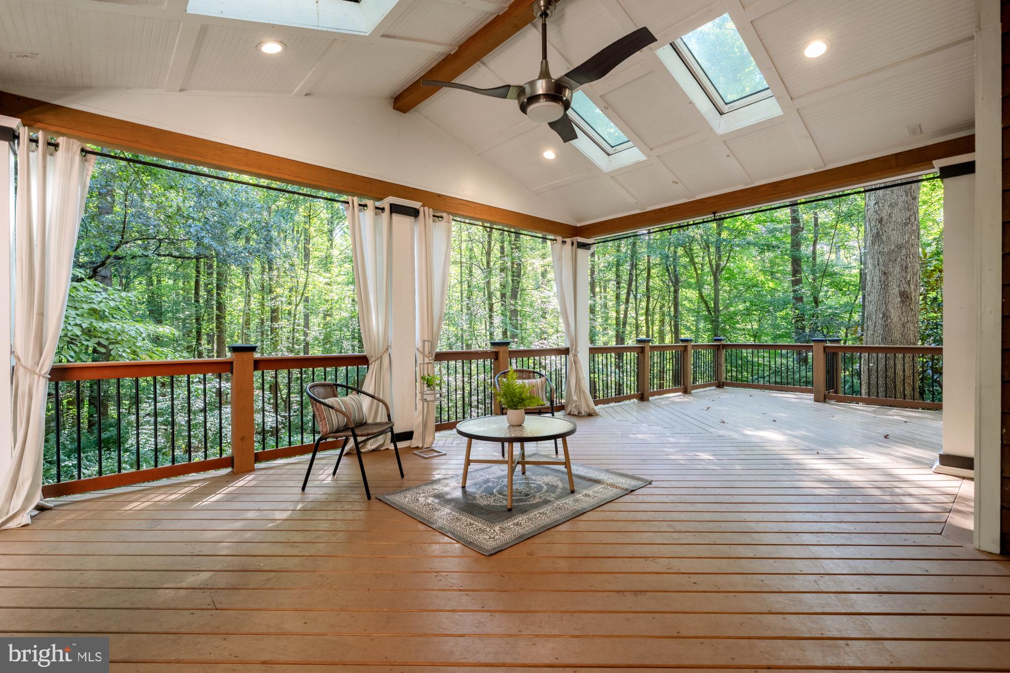 RAINBOW GLEN - Residential