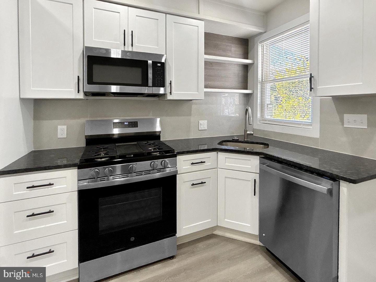 LIBERTY SQUARE - Residential Lease