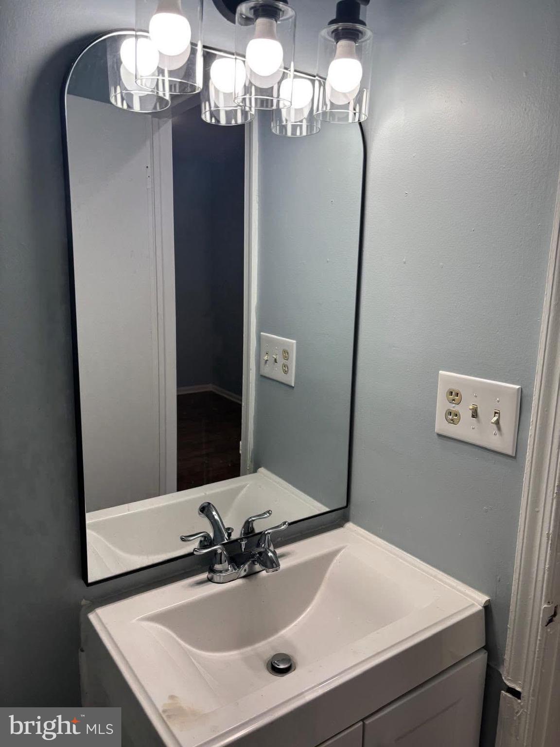 638 SOUTH PACA 2404866494