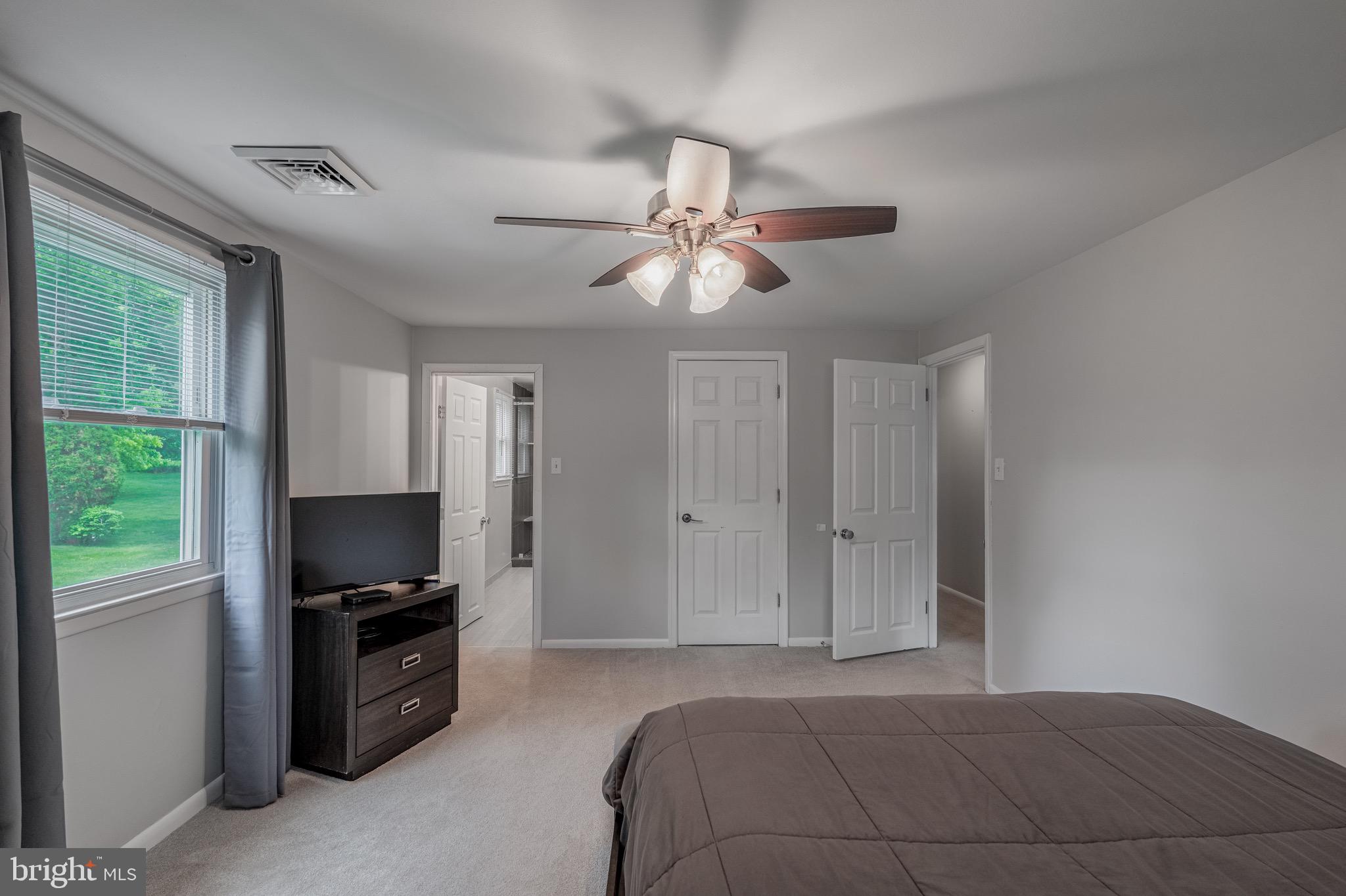 ROSLYN - Residential
