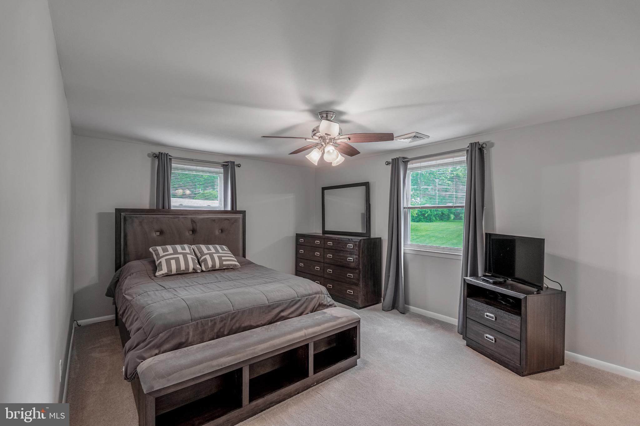 ROSLYN - Residential