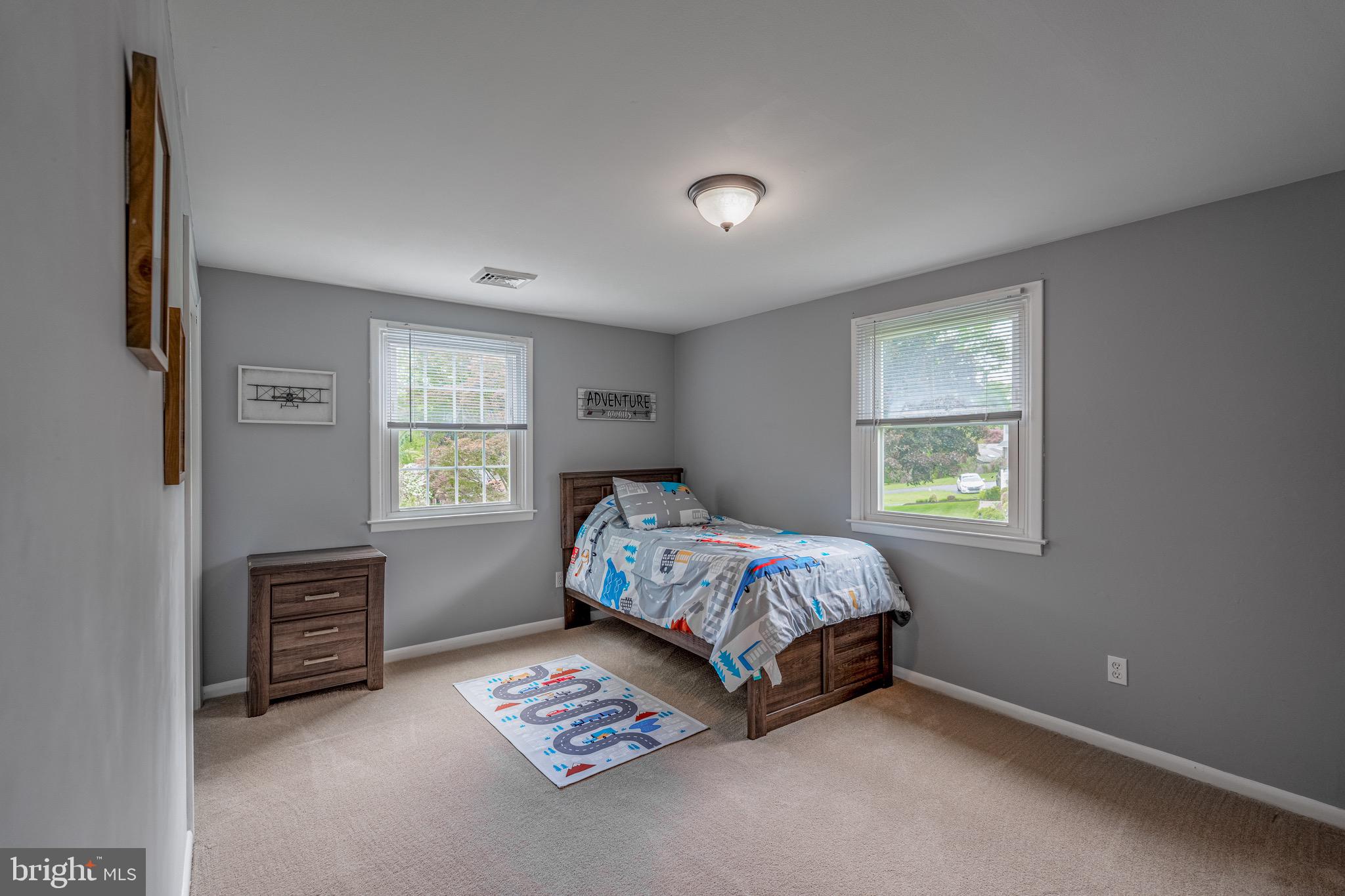 ROSLYN - Residential