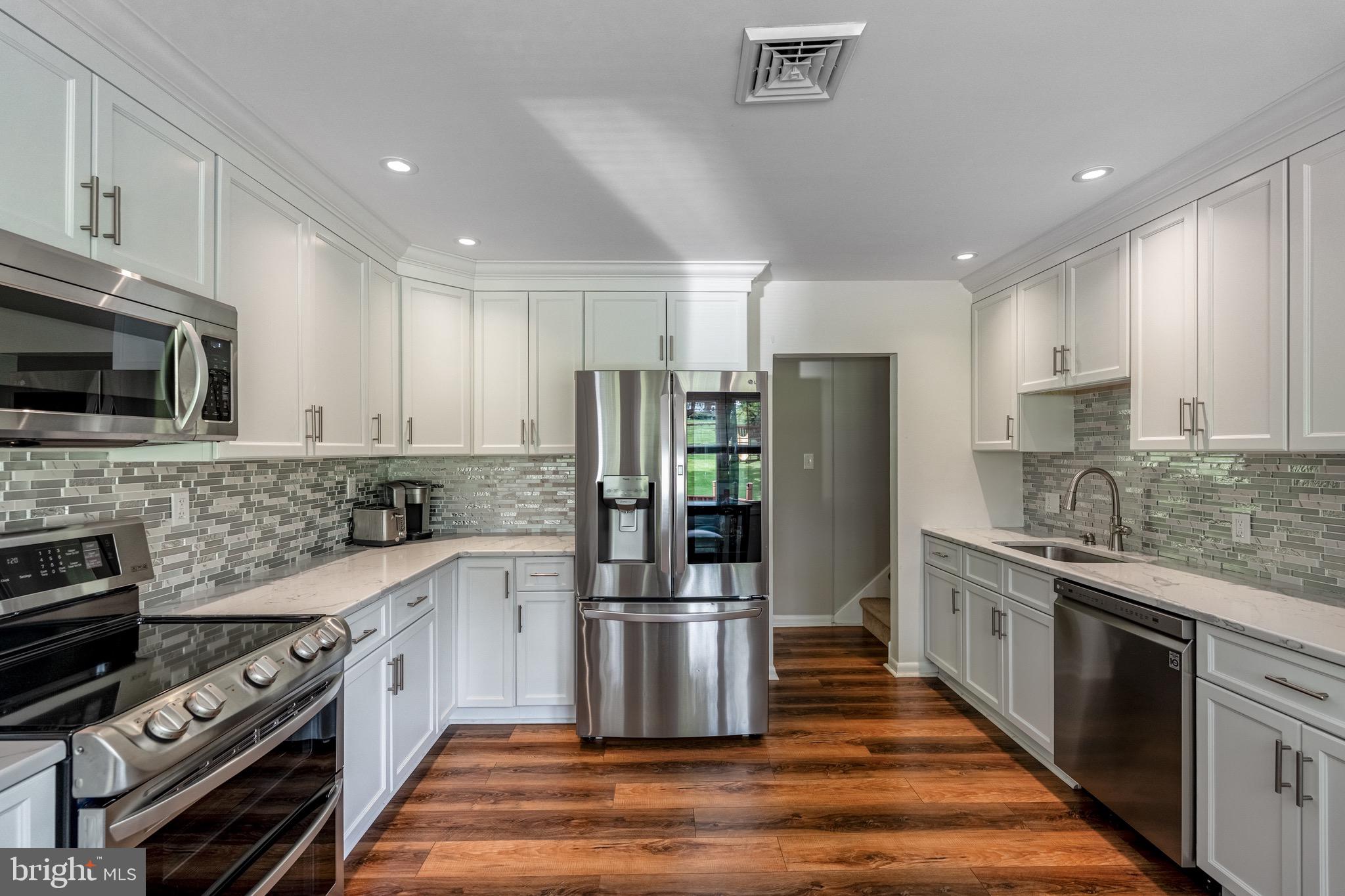ROSLYN - Residential