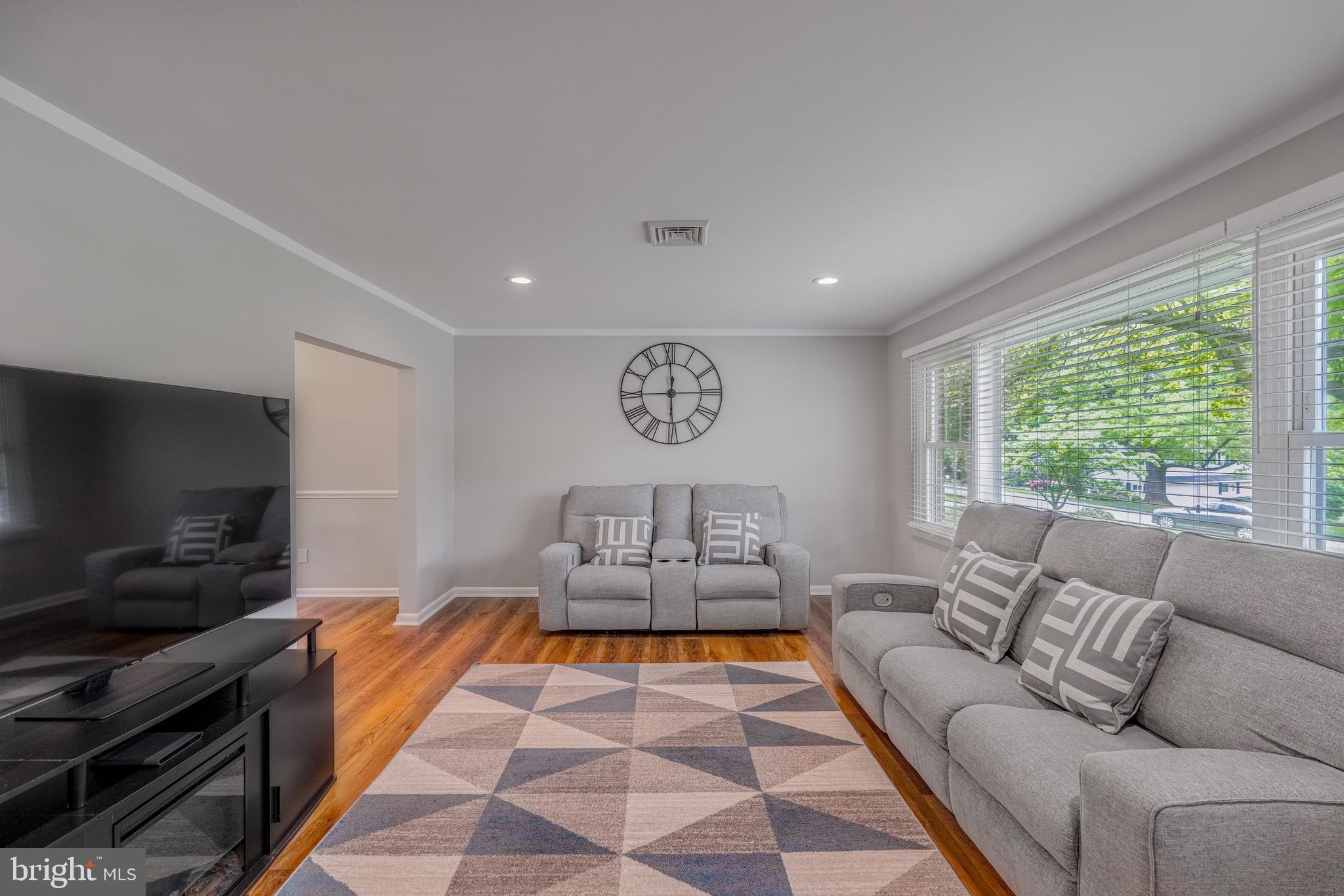 ROSLYN - Residential