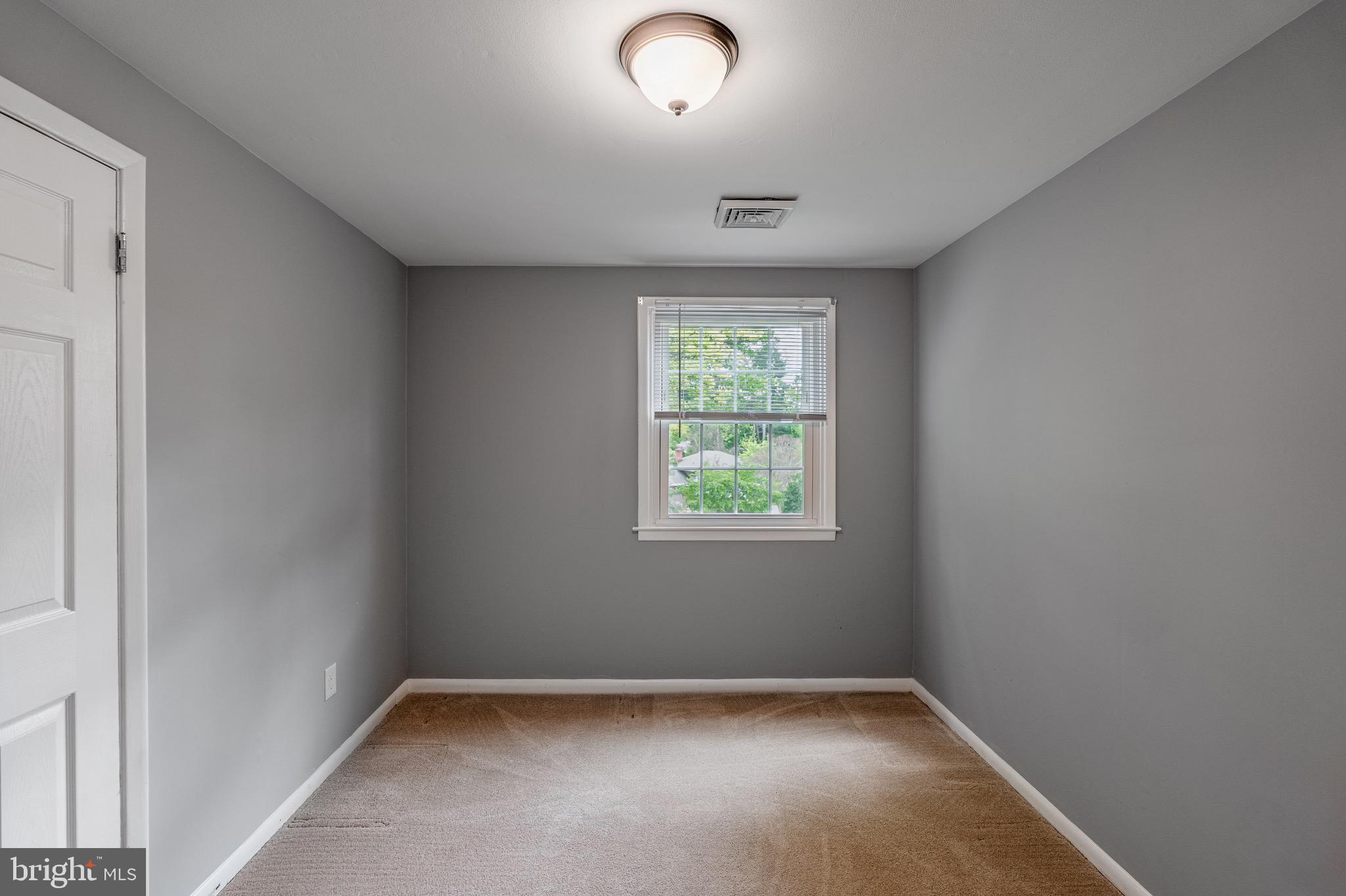 ROSLYN - Residential