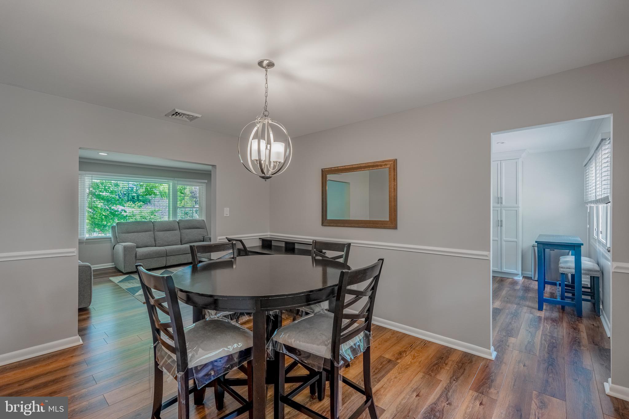 ROSLYN - Residential