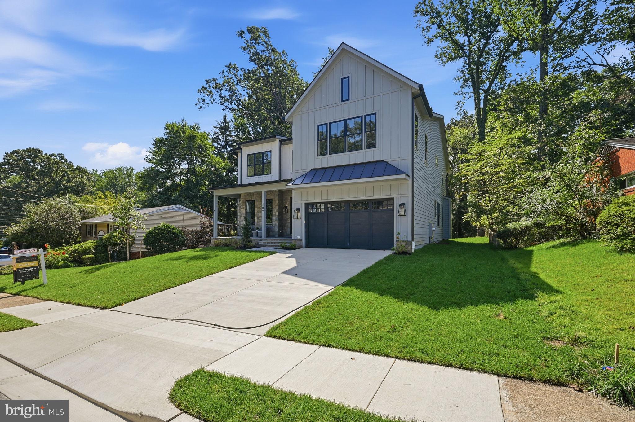 107 YEONAS DRIVE SE