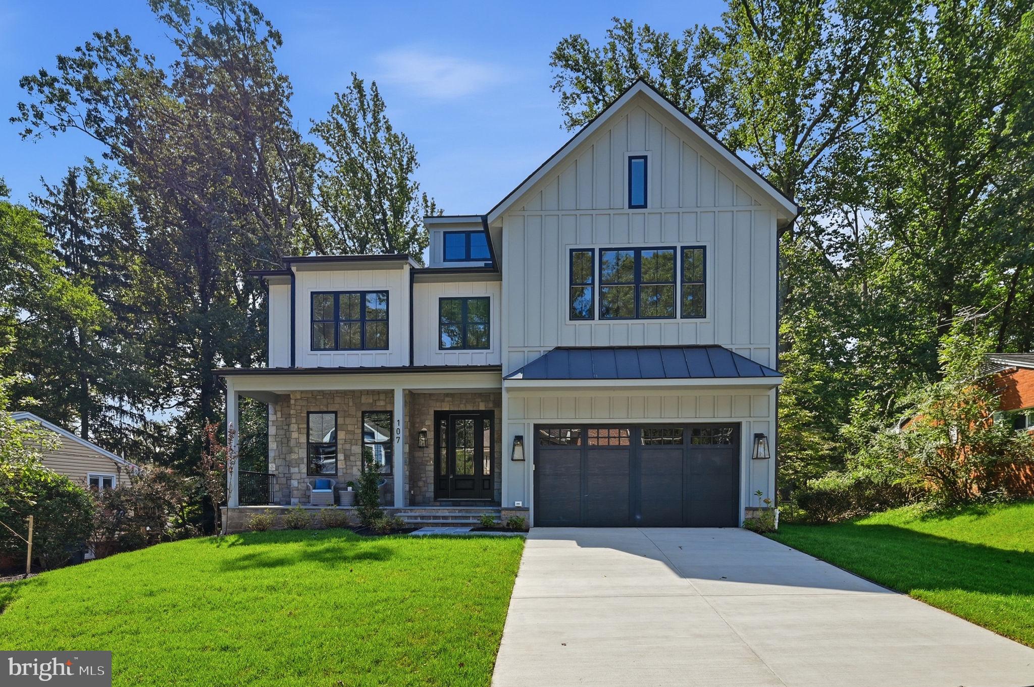 107 YEONAS DRIVE SE