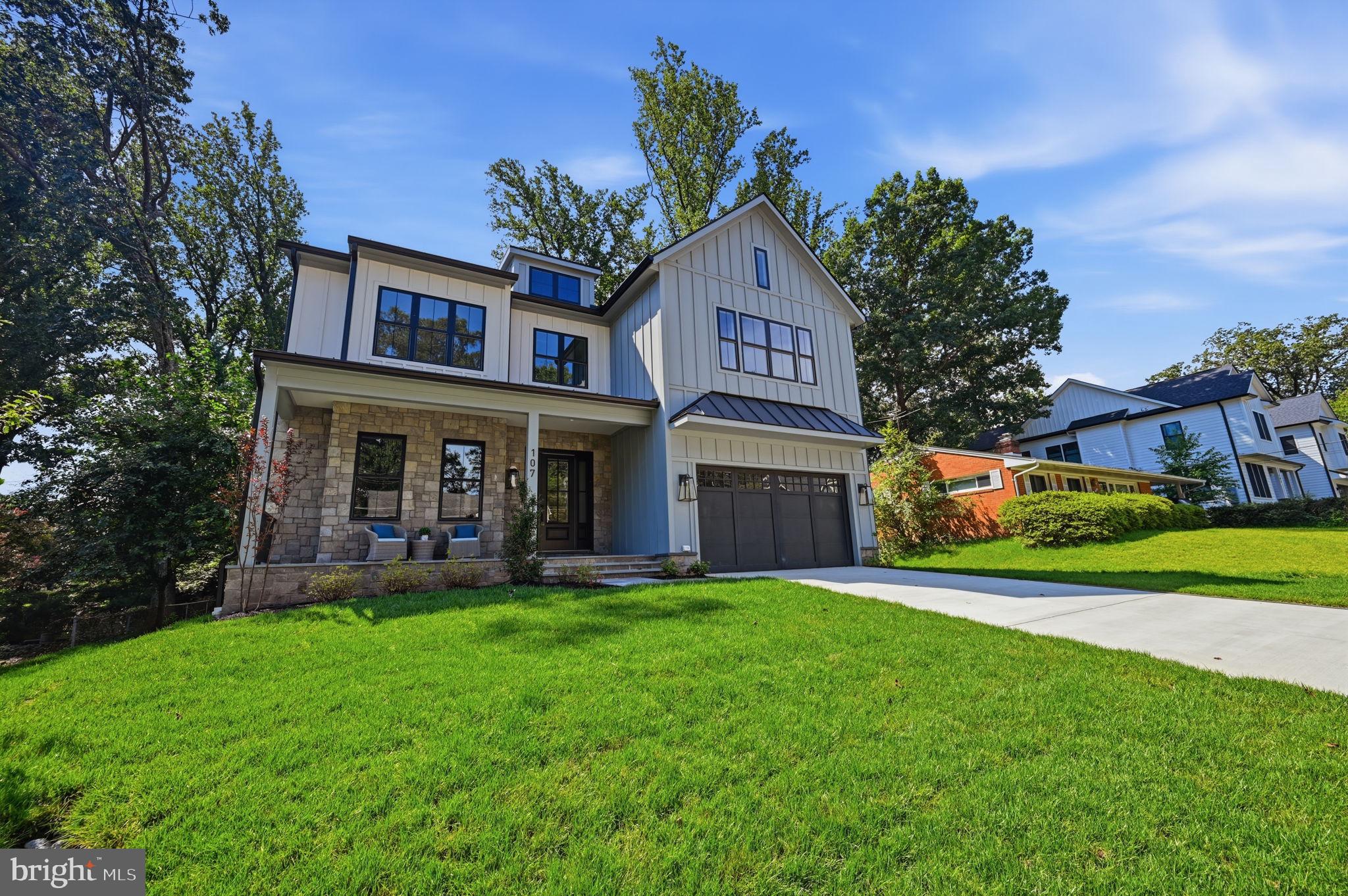 107 YEONAS DRIVE SE
