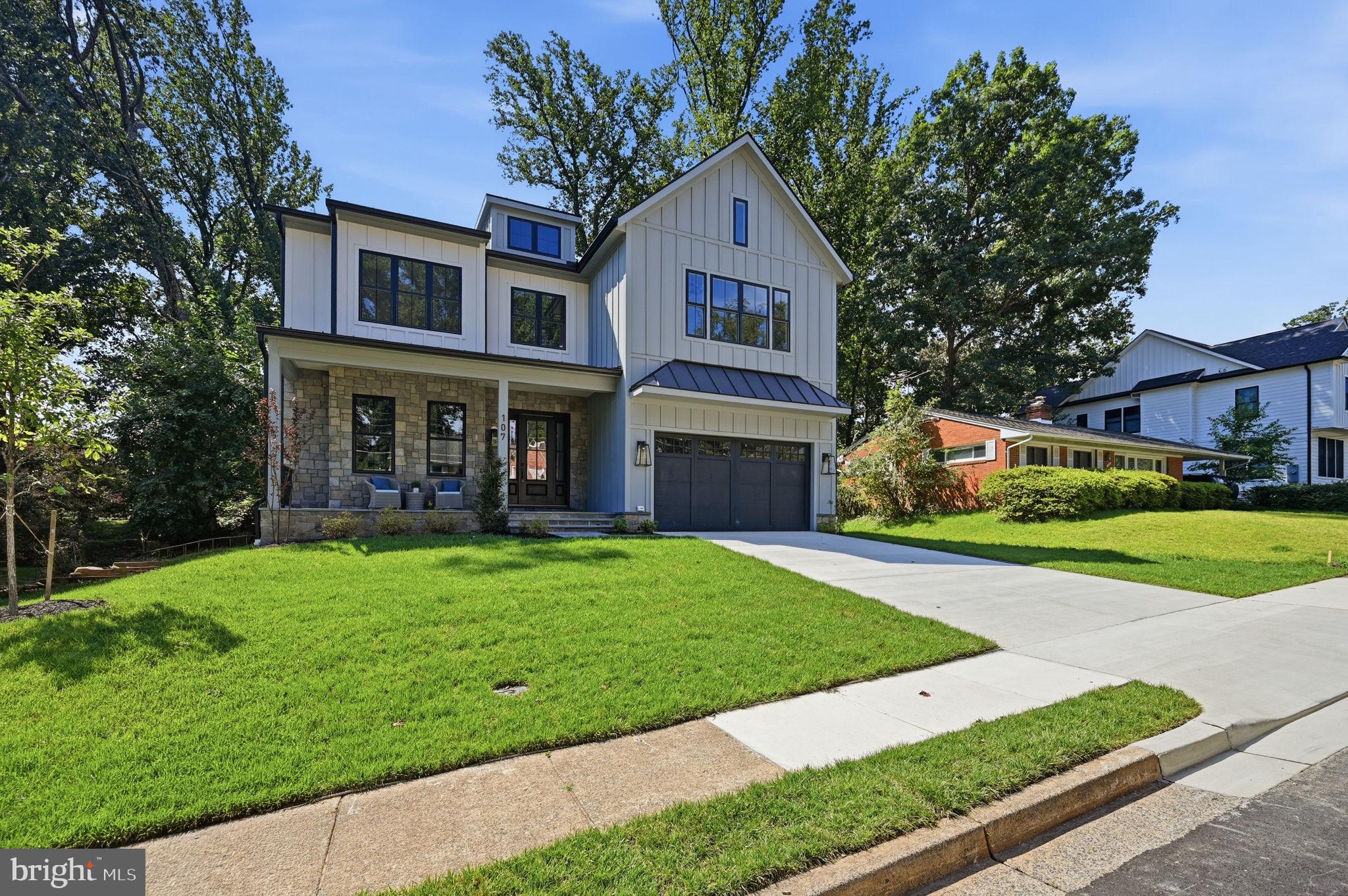 107 YEONAS DRIVE SE