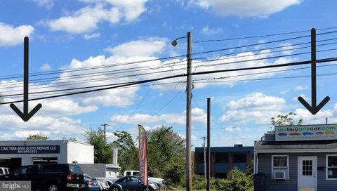 Photo of 1060 W High Street, POTTSTOWN, PA 19464 (MLS # PAMC2139694) Photo of 1060 W High Street, POTTSTOWN, PA 19464 (MLS # PAMC2139694)