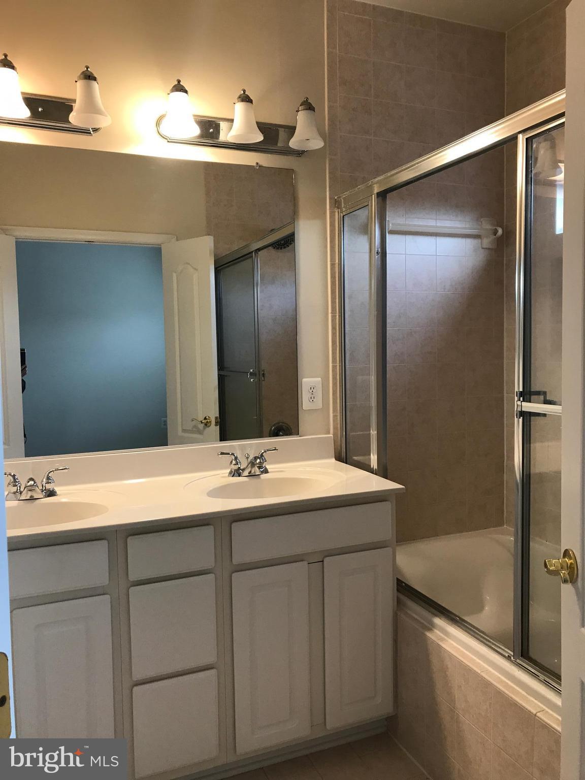 KING FARM - Residential Lease