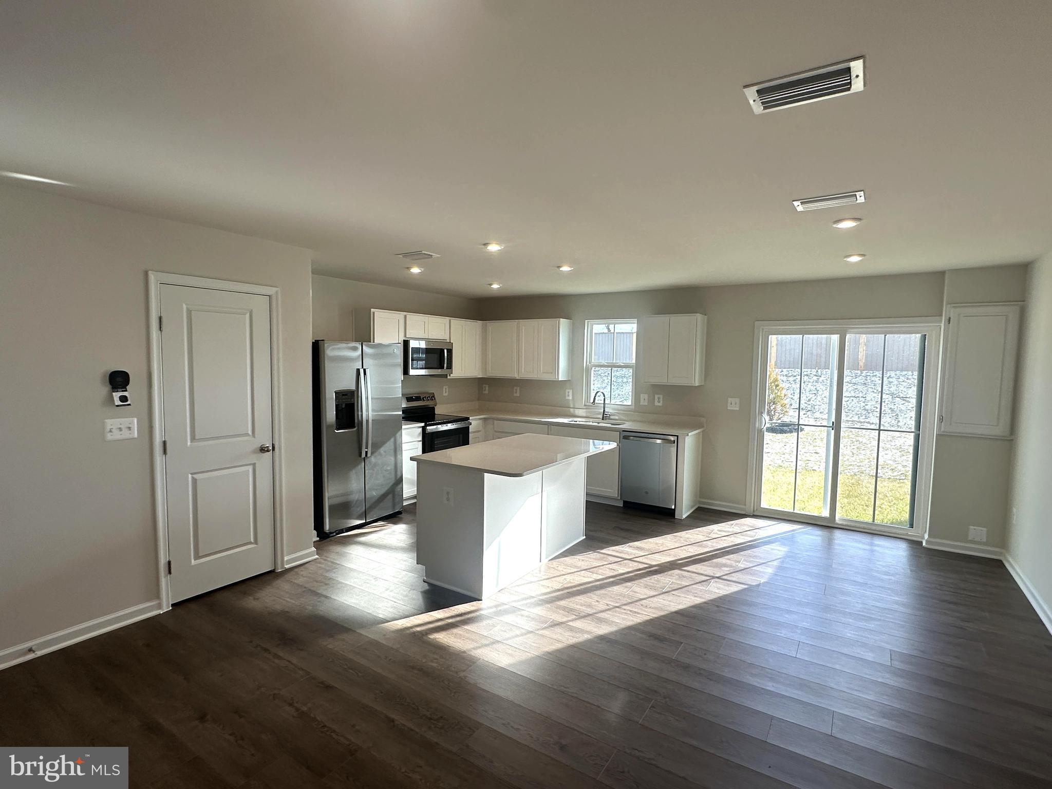 LAUREL PARK - Residential Lease