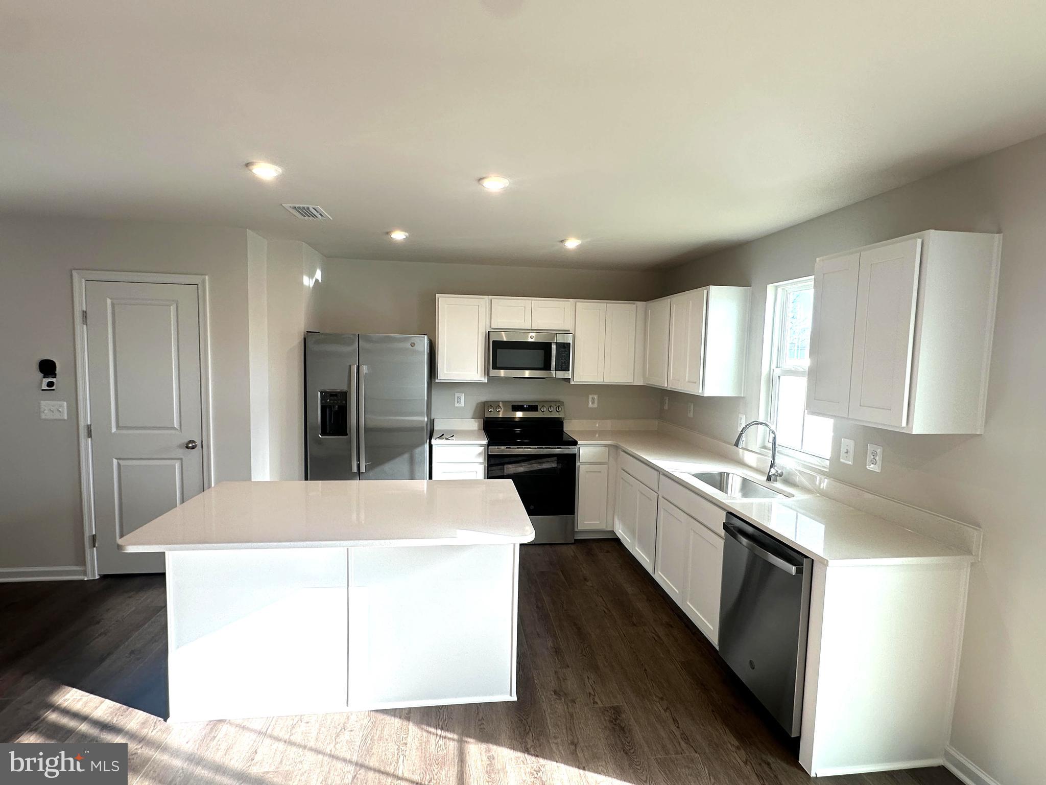 LAUREL PARK - Residential Lease