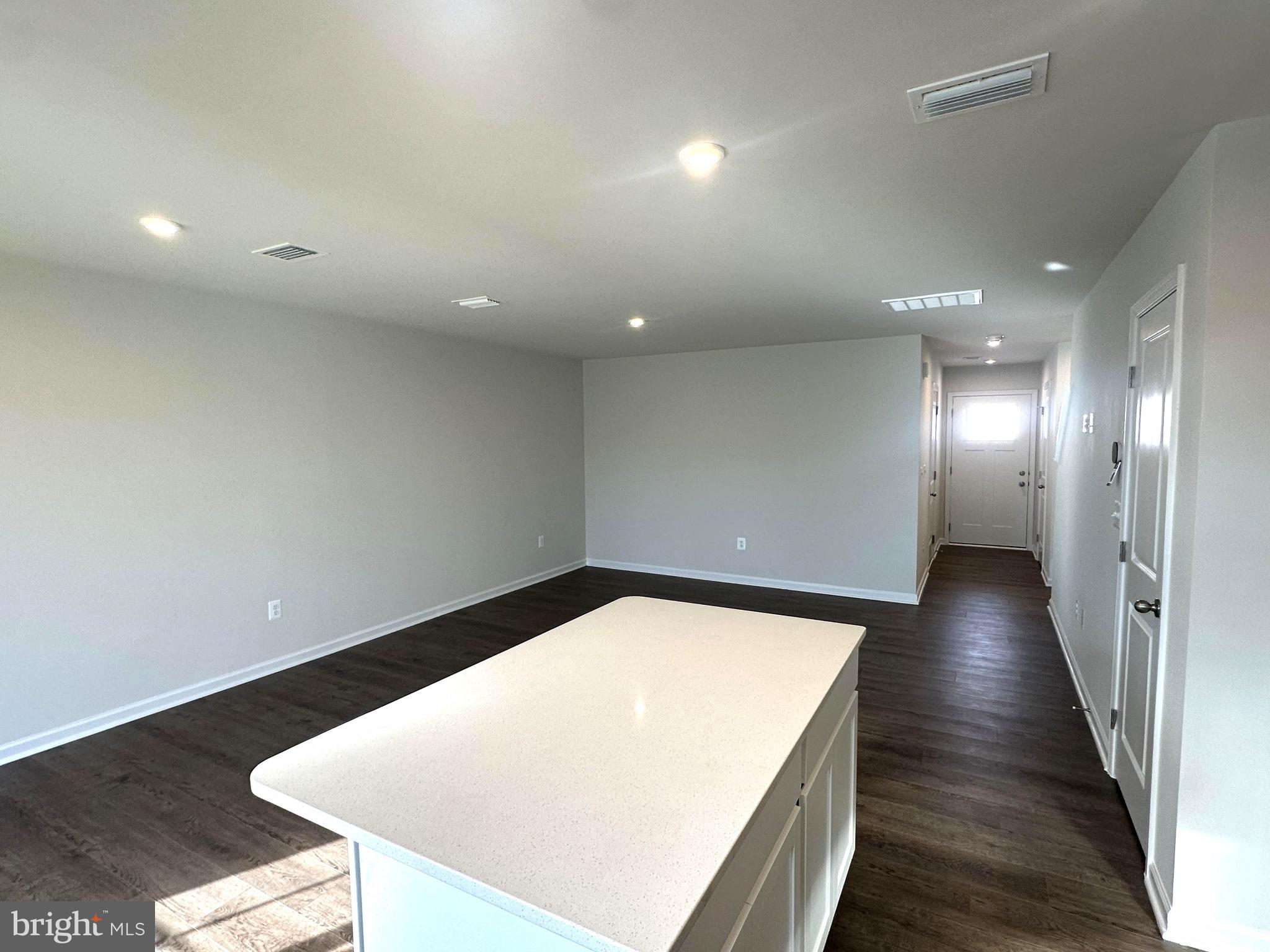 LAUREL PARK - Residential Lease