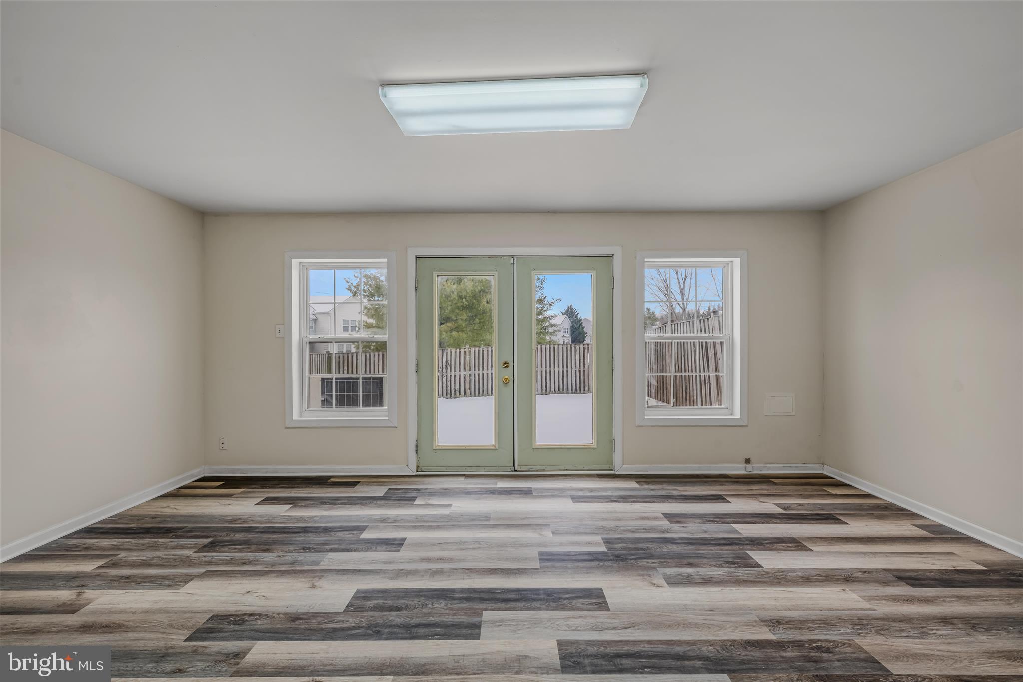 COUNTY GREEN - Residential Lease