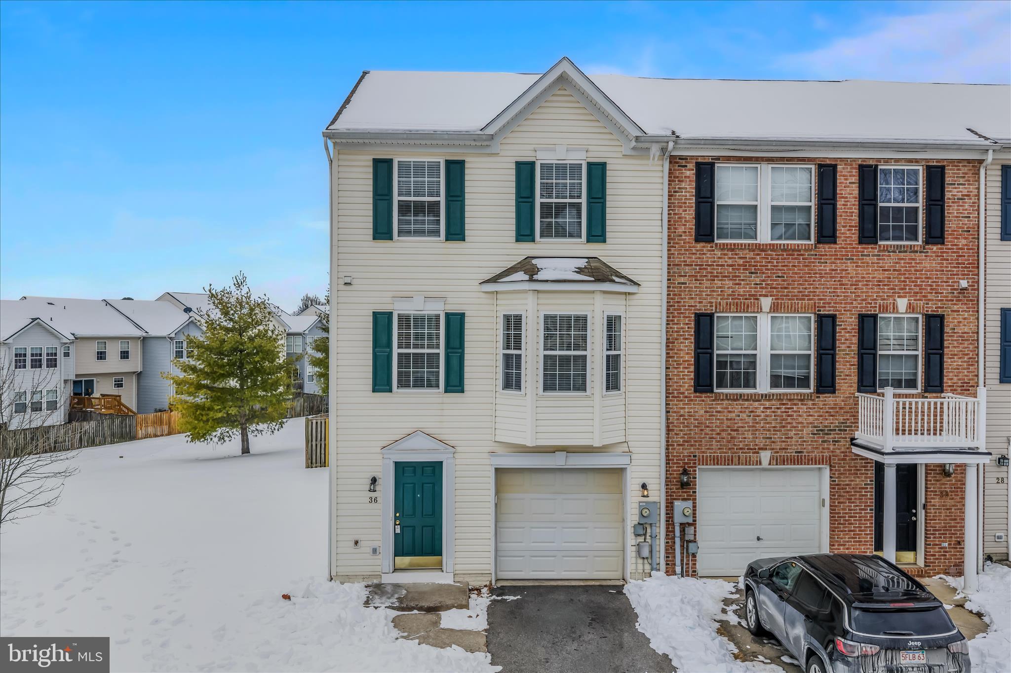 COUNTY GREEN - Residential Lease