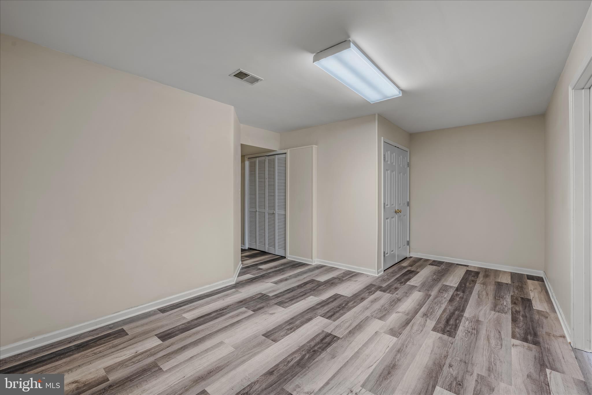 COUNTY GREEN - Residential Lease